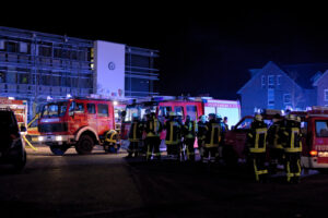 Read more about the article Einsatz 04-2022: Zimmerbrand in Lüchow löst Großeinsatz aus