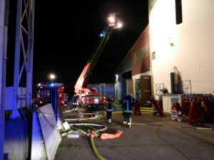 Read more about the article Einsatz 08-2021: Silobrand in Woltersdorf löst Großeinsatz aus